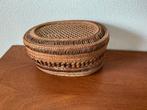 . Vintage /antieke. Bamboe /rieten  doos/mandje, Overige materialen, Gebruikt, Mand, Verzenden