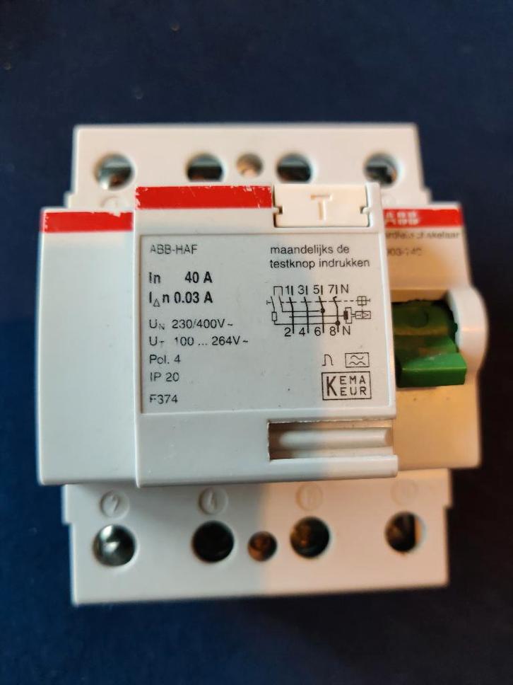 ABB-HAF Aardlekschakelaar 40A 30mA F374 230/400V, Hobby en Vrije tijd, Elektronica-componenten, Zo goed als nieuw, Ophalen of Verzenden