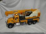 Bruder Mack truck met Liebherr kraan opbouw, Ophalen, Zo goed als nieuw