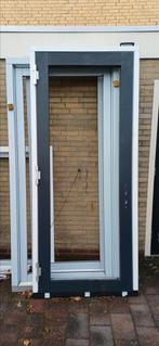 Kunststof kozijn met deur 255 cm hoog x 110 cm breed, Doe-het-zelf en Verbouw, Kozijnen en Schuifpuien, Kunststof, Deurkozijn