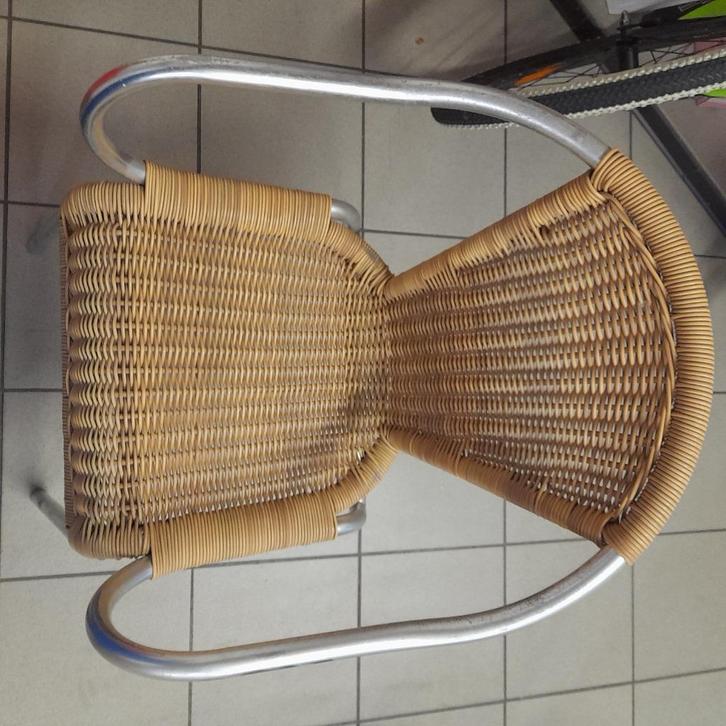 Werzalit tafels en rotan teras stoelen, Zakelijke goederen, Horeca | Meubilair en Inrichting, Meubilair, Gebruikt, Ophalen