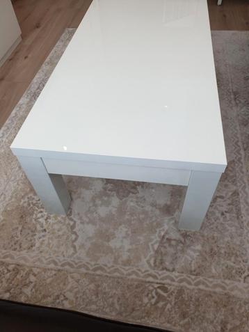 Te koop witte hoogglans salontafel