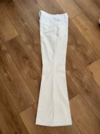 Witte dames broek Pull & Bear L, Kleding | Dames, Lang, Maat 42/44 (L), Ophalen of Verzenden, Wit