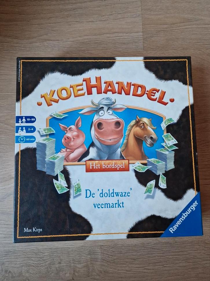Koehandel - Het Doldwaze Veemarkt Bordspel, Hobby en Vrije tijd, Gezelschapsspellen | Bordspellen, Zo goed als nieuw, Een of twee spelers