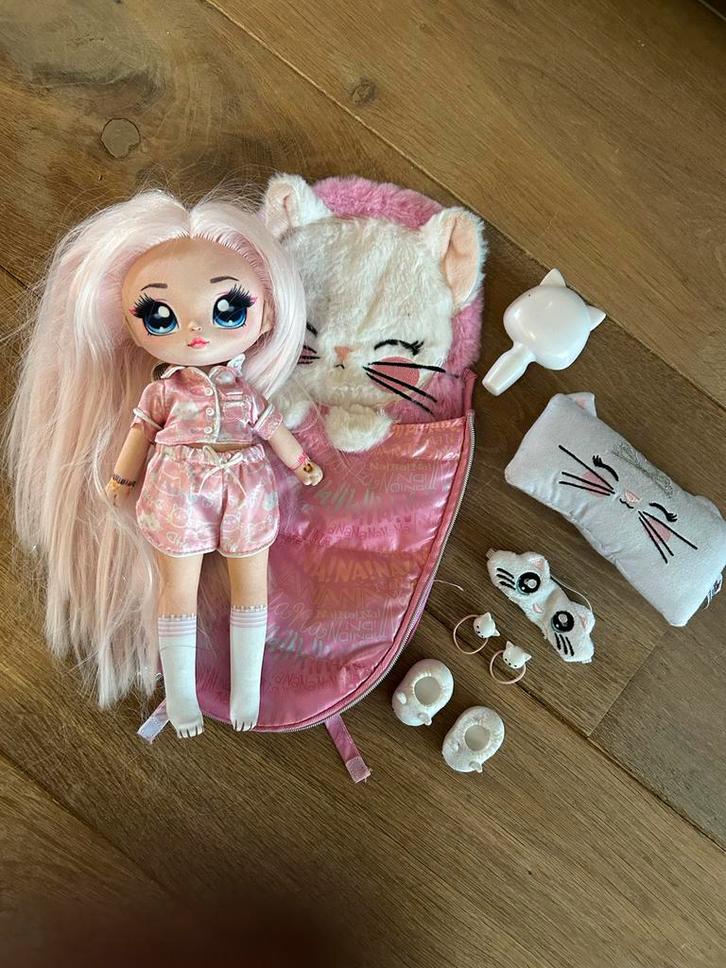Na Na Na Surprise pop met accessoires, Kinderen en Baby's, Speelgoed | Poppen, Zo goed als nieuw, Overige typen, Ophalen of Verzenden