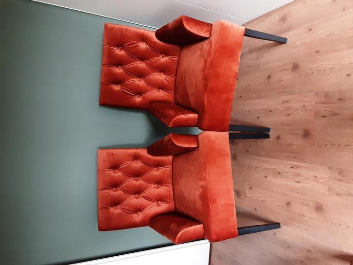 Twee fauteuils/eetkamerstoelen oranje/brique kleurig, Huis en Inrichting, Stoelen, Zo goed als nieuw, Twee, Stof, Overige kleuren