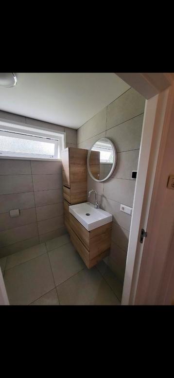 Tegels beige  24stuks 30x60  4stuks 60x60 beschikbaar voor biedingen