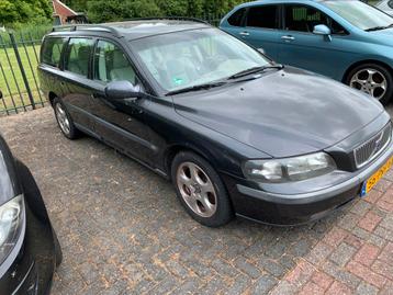 Young Timer Volvo  V 70 2.4 bjr 2002 Zwart beschikbaar voor biedingen