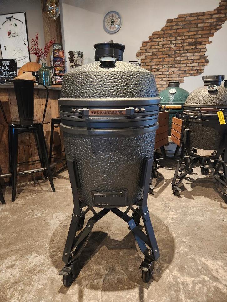 Bastard VX Large Kamado BBQ, Tuin en Terras, Houtskoolbarbecues, Nieuw, Met accessoires, Ophalen of Verzenden