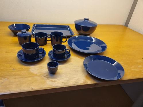 Arabia blauw, Huis en Inrichting, Keuken | Servies, Zo goed als nieuw, Compleet servies, Overige stijlen, Porselein, Ophalen