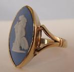 Zeldzame Wedgwood camee ring in antiek geelgoud, maat 17,8, Verzenden, Goud, Ring, Met edelsteen