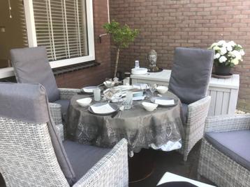 Tuinset 4 stoelen verstelbaar te koop met tafel beschikbaar voor biedingen