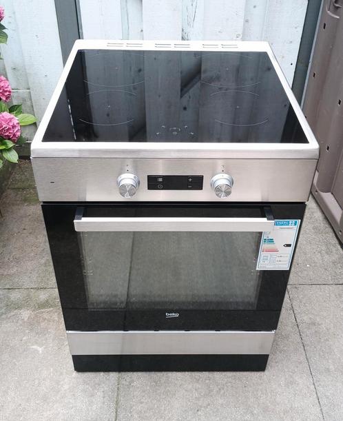 Beko vrijstaand 4pits inductie fornuis met heteluchtoven rvs, Witgoed en Apparatuur, Fornuizen, Gebruikt, Vrijstaand, Inductie