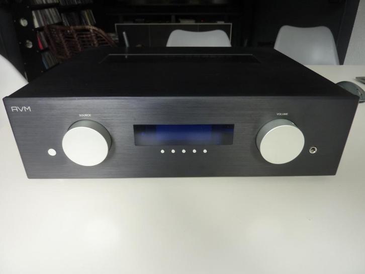 AVM Evolution SD 5.2 Voorversterker., Audio, Tv en Foto, Versterkers en Receivers, Zo goed als nieuw, Stereo, 120 watt of meer