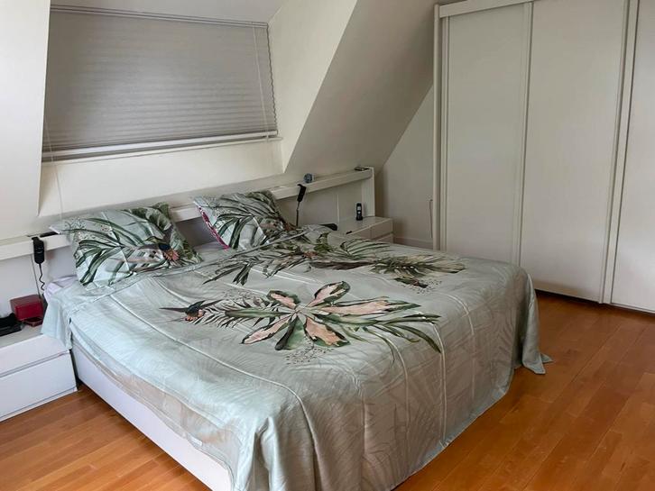 Tweepersoonsbed met elektrische lattenbodem en matrassen, Huis en Inrichting, Slaapkamer | Bedden, Zo goed als nieuw, Tweepersoons