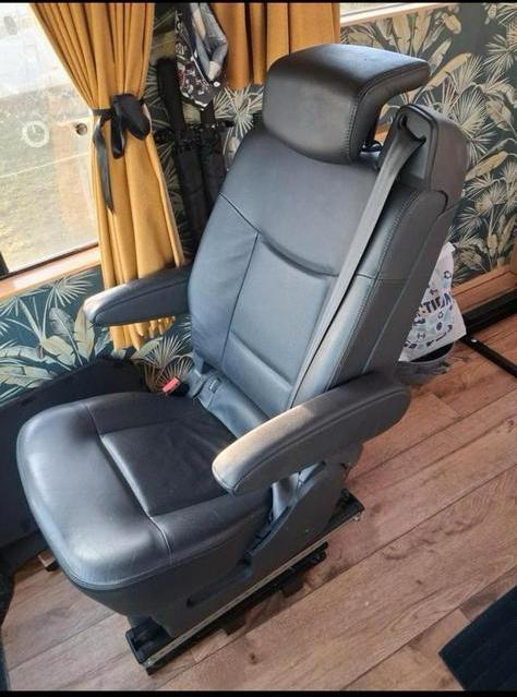 Bestuurder bijrijder cabinestoel 3p gordel isofix zwart leer, Auto-onderdelen, Interieur en Bekleding, Renault, Gebruikt, Ophalen of Verzenden