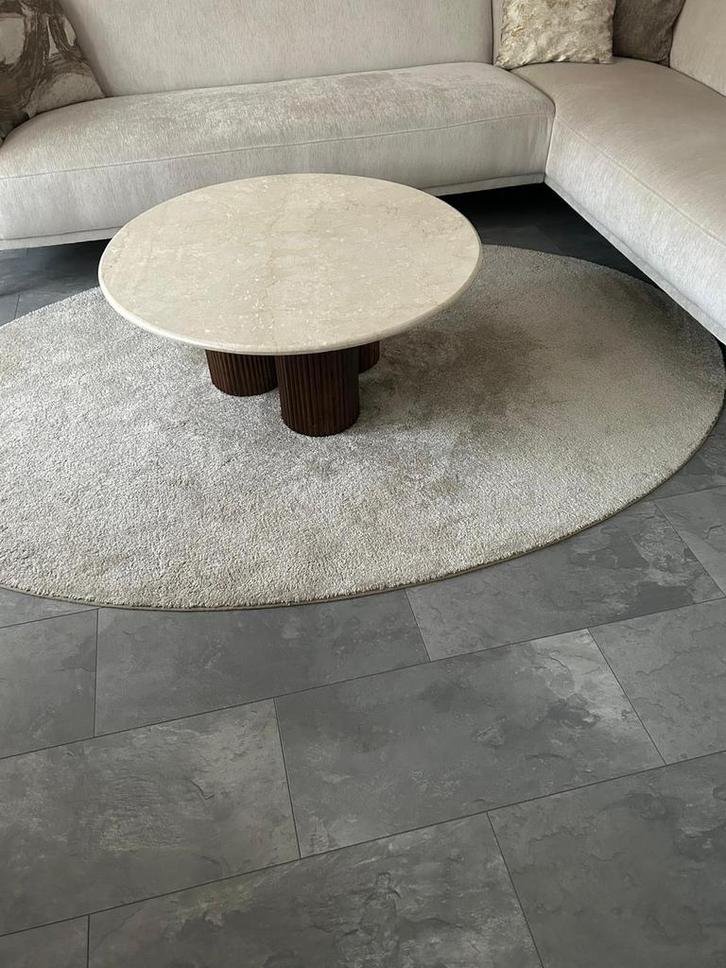 Ronde salontafel met marmeren blad, Huis en Inrichting, Tafels | Salontafels, Zo goed als nieuw, Minder dan 50 cm, 100 tot 150 cm