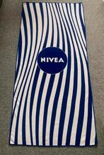 Nieuw badlaken van Nivea. Afm.140x70 cm., Huis en Inrichting, Badkamer | Badtextiel en Accessoires, Ophalen of Verzenden, Nieuw