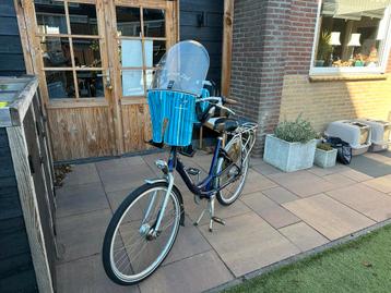 Moederfiets met zitje - nette staat. beschikbaar voor biedingen