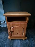 Landelijk houten Nachtkastje met Opbergruimte, Huis en Inrichting, Ophalen of Verzenden, Minder dan 45 cm