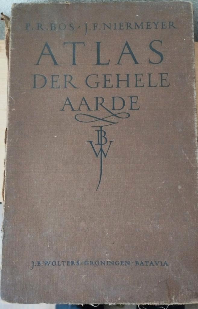 Bosch schoolatlas der gehele aarde editie 1947, Boeken, Atlassen en Landkaarten, Gelezen, Bosatlas, Wereld, 1800 tot 2000, Ophalen of Verzenden