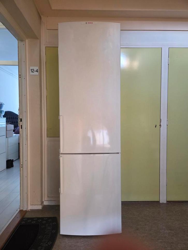 Bosch Koelvriescombinatie A - Model KGV39X00, Witgoed en Apparatuur, Koelkasten en IJskasten, Gebruikt, Met aparte vriezer, 200 liter of meer