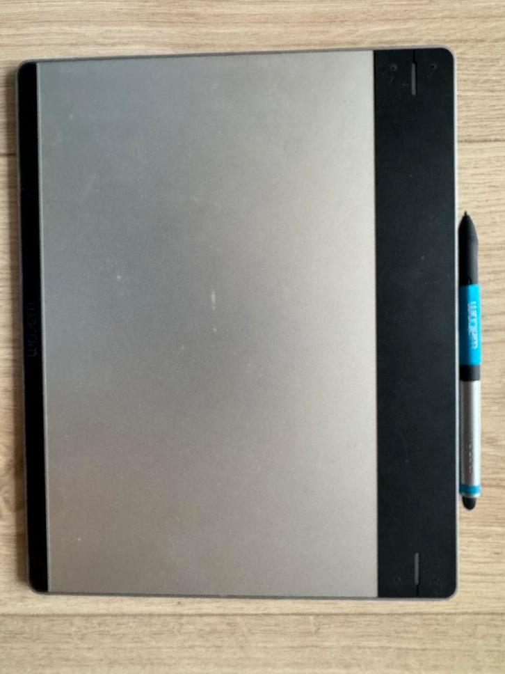 Wacom Intuos Tekentablet CTH-680, Computers en Software, Tekentablets, Gebruikt, Ophalen of Verzenden