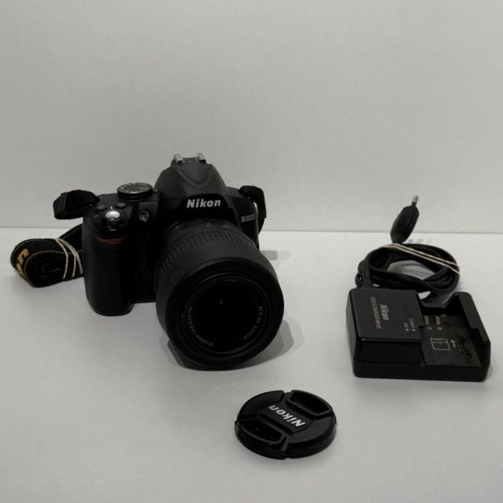 Nikon D3000 Camera met AF-S 18-55MM Lens, 1x Accu en Lader, Audio, Tv en Foto, Fotocamera's Digitaal, Gebruikt, Spiegelreflex