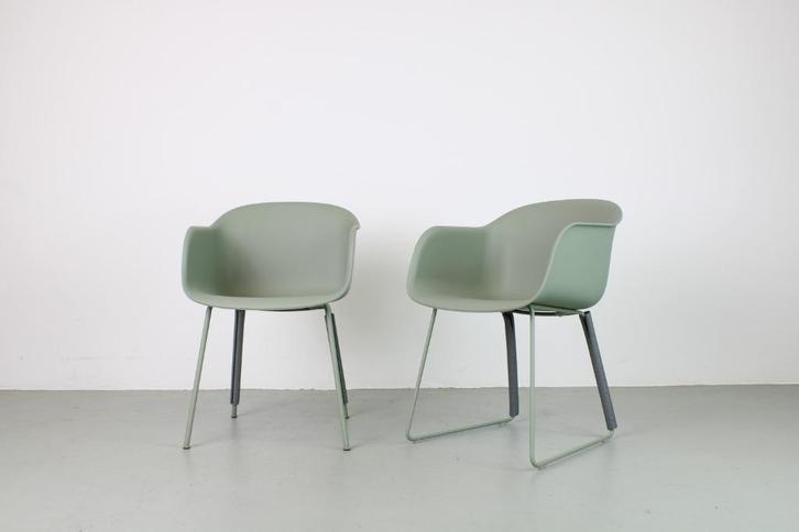 Muuto Fiber stoelen, zwart en dusty green, Huis en Inrichting, Stoelen, Nieuw, Vier, Kunststof, Metaal, Zwart, Ophalen