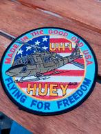 Embleem helikopter UH 1  HUEY, Ophalen of Verzenden, Zo goed als nieuw, Patch, Badge of Embleem