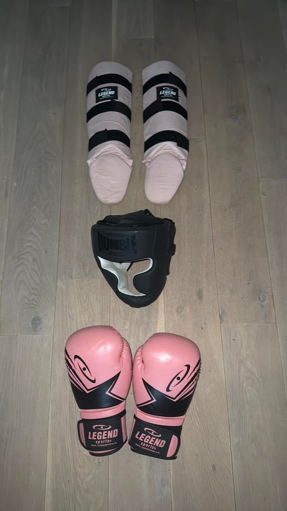 Bescherming kickboksen, Overige, Vechtsportbescherming, Zo goed als nieuw, Maat M