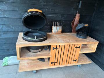 Mooie handgemaakte buitenkeuken incl twee barbecues beschikbaar voor biedingen