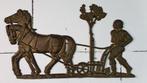 Antiek messing wandplaat, boer, paarden en ploeg. 7A11, Antiek en Kunst, Ophalen of Verzenden