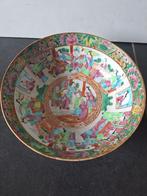 Chinese porseleinen kom famille rose canton medaillon, 19e e, Antiek en Kunst, Antiek | Porselein, Ophalen of Verzenden