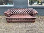 Engelse Chesterfield bank bruin geknoopte zitting, Gebruikt, 125 cm of meer, Leer, Ophalen of Verzenden