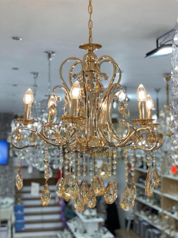 Elegante Kroonluchter met Kristallen Details, Huis en Inrichting, Lampen | Kroonluchters, Zo goed als nieuw, Metaal, Ophalen