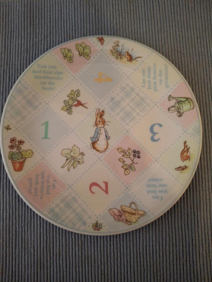 Beatrix potter - Wedgwood -  aardewerk Peter Rabbit bordje, Antiek en Kunst, Antiek | Servies los, Ophalen of Verzenden