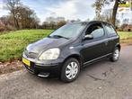 Toyota Yaris 1.0 VVT-i Sol MMT Automaat, Gebruikt, 4 cilinders, 400 kg, Zwart
