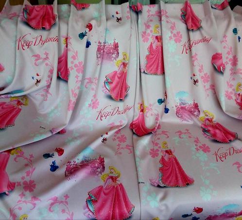 2 DISNEY prinsessengordijnen van 150 cm h en elk 150 cm br, Huis en Inrichting, Stoffering | Gordijnen en Lamellen, Zo goed als nieuw