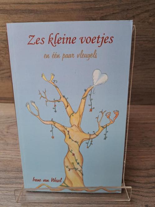 Zes kleine voetjes / en één paar vleugels, Boeken, Overige Boeken, Gelezen, Ophalen of Verzenden