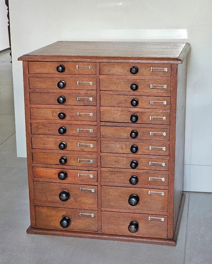 Antiek HORLOGEMAKERSKASTJE ladekastje fourniturenkastje kast, Antiek en Kunst, Curiosa en Brocante, Ophalen