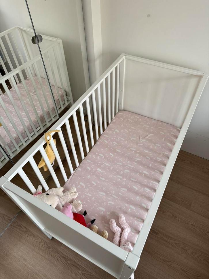 Ledikant wit hout van childwood belgium inc aerosleep matras, Kinderen en Baby's, Kinderkamer | Bedden, Gebruikt, Minder dan 140 cm
