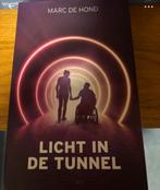 Marc de Hond - Licht in de tunnel, Boeken, Ophalen of Verzenden, Zo goed als nieuw, Marc de Hond