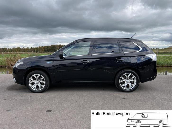 Mitsubishi Outlander 2.0 PHEV Instyle+ 1e eigenaar dealer on, Auto's, Mitsubishi, Bedrijf, Te koop, Outlander, 4x4, ABS, Adaptive Cruise Control