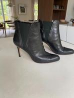 Enkellaarsjes, hoge hak, Italiaans. Zo goed als nieuw, Kleding | Dames, Schoenen, Zwart, Lage of Enkellaarzen, Ophalen of Verzenden