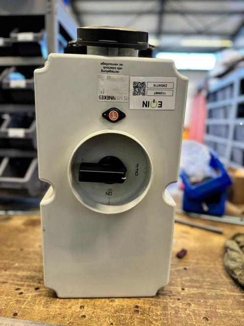 12x 125A schakelbare WCD Mennekes 6077, Doe-het-zelf en Verbouw, Elektra en Kabels, Zo goed als nieuw, Stopcontact, Ophalen