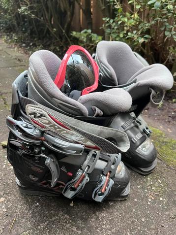 Nordica skischoenen beschikbaar voor biedingen