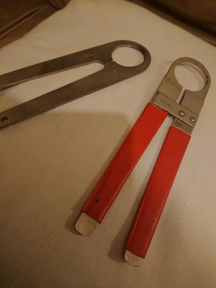 2 x Horlogemakers Gereedschap Tangen Prisma En nog 1 Zie Fot, Antiek en Kunst, Antiek | Gereedschap en Instrumenten, Ophalen of Verzenden