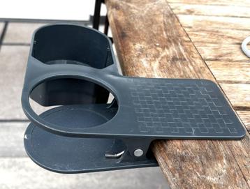 Bekerhouder of bekerklem voor tafelblad/stoelleuning beschikbaar voor biedingen