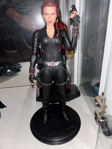 Black Widow & Captain Marvel Figuren beschikbaar voor biedingen